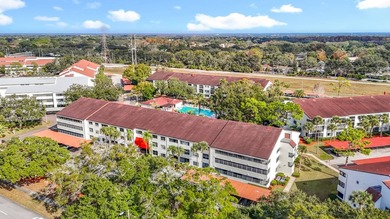 Welcome to your 2 bedroom 2 bath 955 sq ft, dream condo