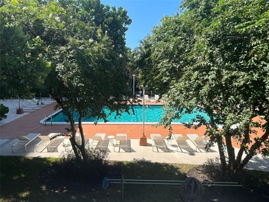 Very spacious 1 bedroom apartment with large balcony. Livingroom