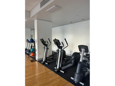 Very spacious 1 bedroom apartment with large balcony. Livingroom