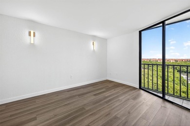 One or more photo(s) has been virtually staged. Step inside this