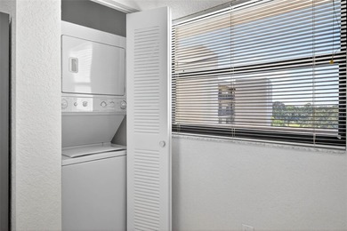 One or more photo(s) has been virtually staged. Step inside this