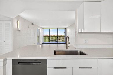 One or more photo(s) has been virtually staged. Step inside this