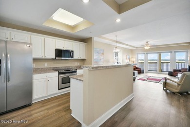 CORNER UNIT WITH EXTRA WINDOWS + WATERWAY VIEWS! This 1-bedroom