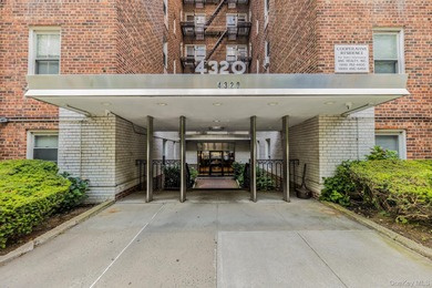 Spacious Co-op Living in Woodlawn Heights! Welcome to 4320 Van