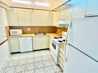 Investors oportunity, Beautiful  1-bedroom 1.5 bathrooms unit