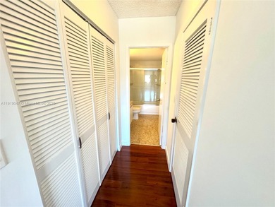 Investors oportunity, Beautiful  1-bedroom 1.5 bathrooms unit