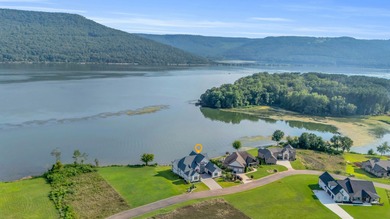 Modern Waterfront Luxury on Nickajack Lake. Only 25 minutes from