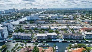 LIVE THE LIFESTYLE IN THIS 2/BED/ 2 BATH CONDO WITH SPLIT FLOOR