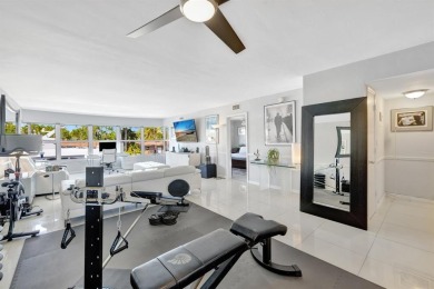 LIVE THE LIFESTYLE IN THIS 2/BED/ 2 BATH CONDO WITH SPLIT FLOOR