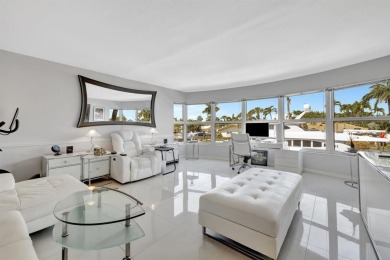 LIVE THE LIFESTYLE IN THIS 2/BED/ 2 BATH CONDO WITH SPLIT FLOOR