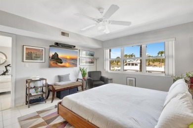 LIVE THE LIFESTYLE IN THIS 2/BED/ 2 BATH CONDO WITH SPLIT FLOOR