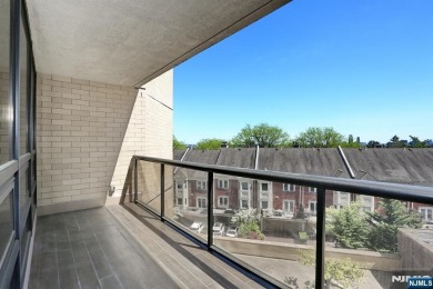 WELCOME TO THE PERFECT BLEND OF MODERN DESIGN AND EVERYDAY