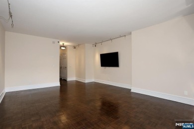 WELCOME TO THE PERFECT BLEND OF MODERN DESIGN AND EVERYDAY