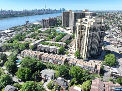 WELCOME TO THE PERFECT BLEND OF MODERN DESIGN AND EVERYDAY