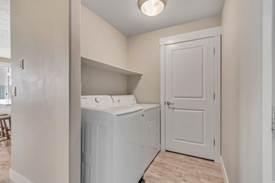 Stunning 55+ community. For those who want a huge kitchen and