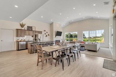 Stunning 55+ community. For those who want a huge kitchen and