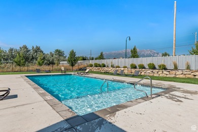 Stunning 55+ community. For those who want a huge kitchen and