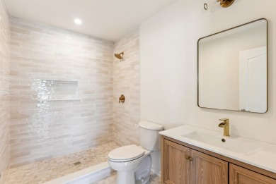 If you're looking for your own personal Bayside Oasis, look no