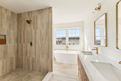 If you're looking for your own personal Bayside Oasis, look no