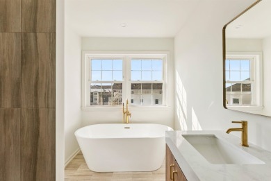 If you're looking for your own personal Bayside Oasis, look no