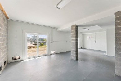 If you're looking for your own personal Bayside Oasis, look no