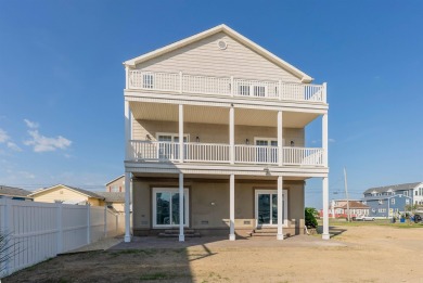 If you're looking for your own personal Bayside Oasis, look no