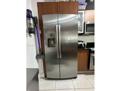 Centrally located, Venture Condominium has everything for a