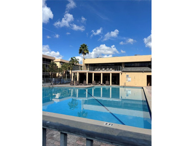 NICE APARTMENT FOR FIRST TIME BUYER  2/2 SCREENED IN PRIVATE