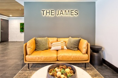 This condo comes with a REDUCED RATE as low as 5.875% (APR 6