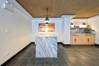 This condo comes with a REDUCED RATE as low as 5.875% (APR 6