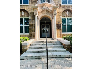 Live in a piece of Jacksonville history-without giving up a