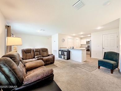 Is this possibly the sweetest home in Palm Coast? I say YES!