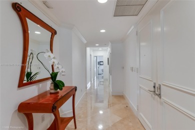 PRIME, SOUTHEAST EXPOSURE offers a house-like feeling and lush