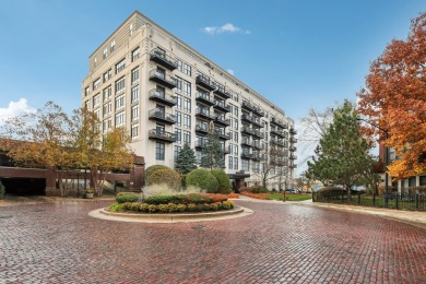Bright, move-in ready 2BD/2BA loft in University Village with