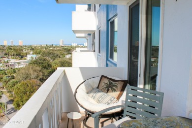 WELCOME TO THE SOUGHT AFTER BAYSHORE BATH & TENIS CLUB! ENJOY