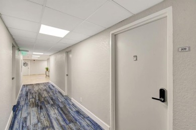 Live on this beautiful & unique secure island in the heart of Ft