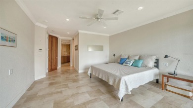 This is your perfect tropical Happy Place! Elevator access takes