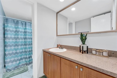 Great investment opportunity or starter unit! Stable tenant in