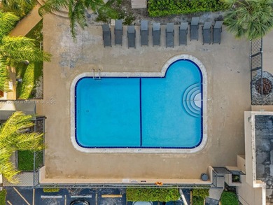 Great investment opportunity or starter unit! Stable tenant in