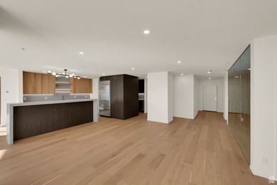 American Towers Executive Luxury Suite. Experience the pinnacle