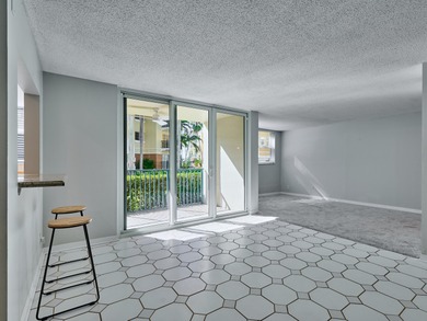 Dreaming of the perfect beach hideaway? This is it! An open airy