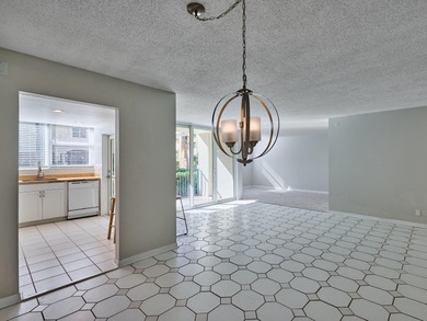 Dreaming of the perfect beach hideaway? This is it! An open airy