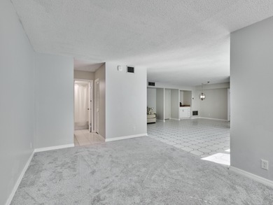 Dreaming of the perfect beach hideaway? This is it! An open airy