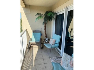 This 1 bed/2 bath condo offers approximately 762 sq ft of living