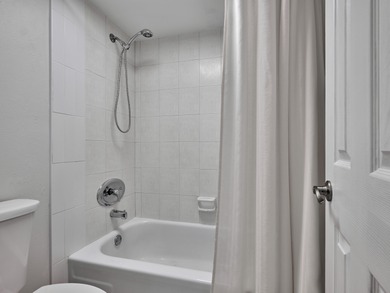 Dreaming of the perfect beach hideaway? This is it! An open airy