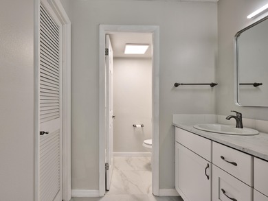 Dreaming of the perfect beach hideaway? This is it! An open airy