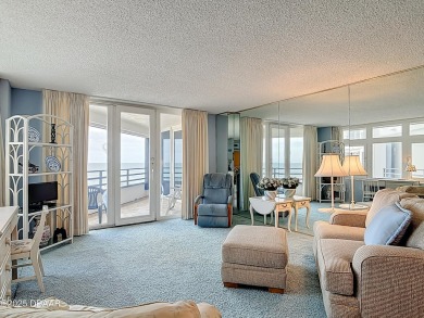 DIRECT OCEANFRONT - Enjoy your waterfront lifestyle in this