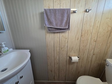 This 2 bed 1.5 bath home is located in Teakwood Village a 5 star