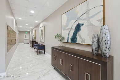 RIVER VIEWS from every room, all the way up on the 17th floor!