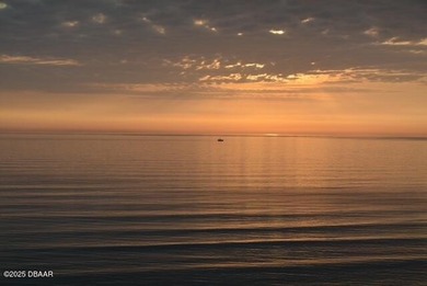 Enjoy the beautiful sunrise above the Atlantic every day!